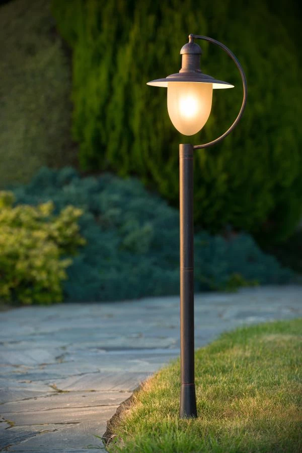 Lucide ARUBA - Lanterne / lampadaire exterieur - Ø 25 cm - 1xE27 - IP44 - Rouille - ambiance 2